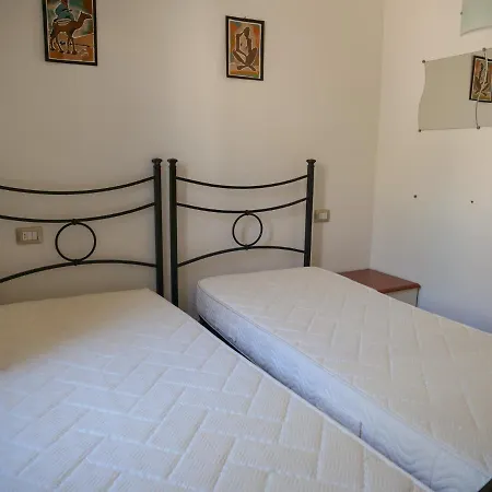 Villetta Su Puntu Con Giardino Budoniaffitti *